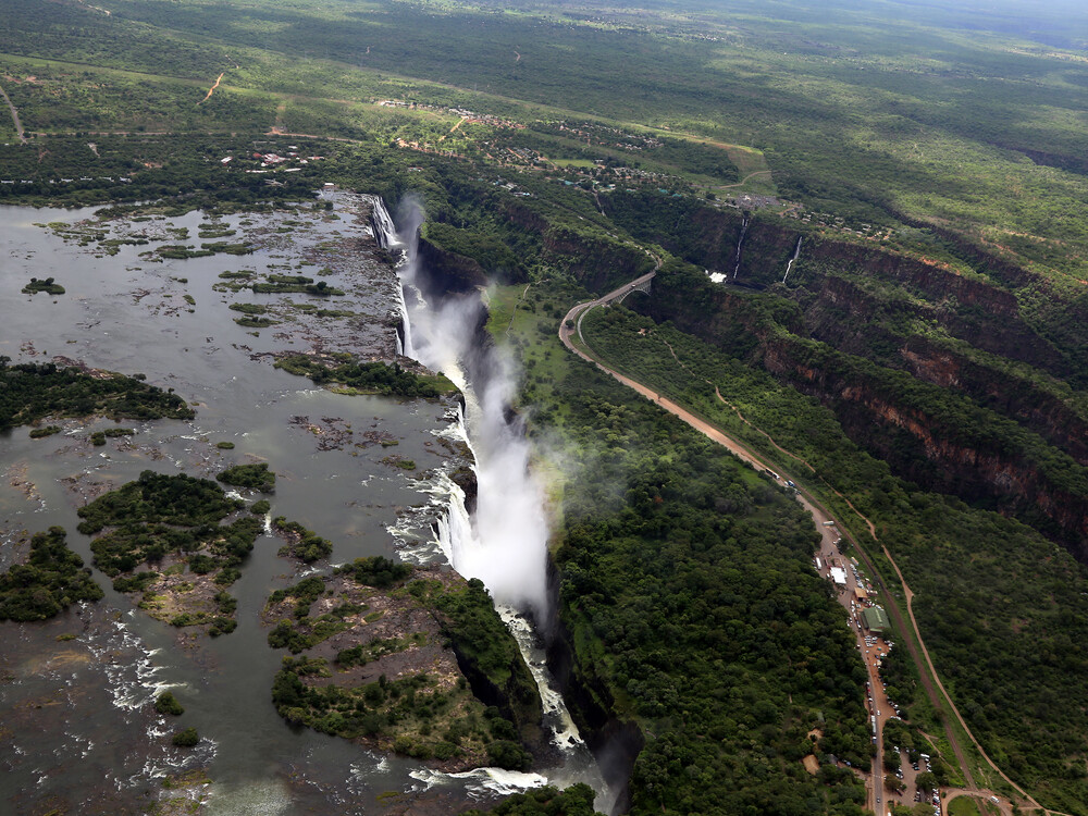 8-Day Victoria Falls, Hwange NP and Chobe NP